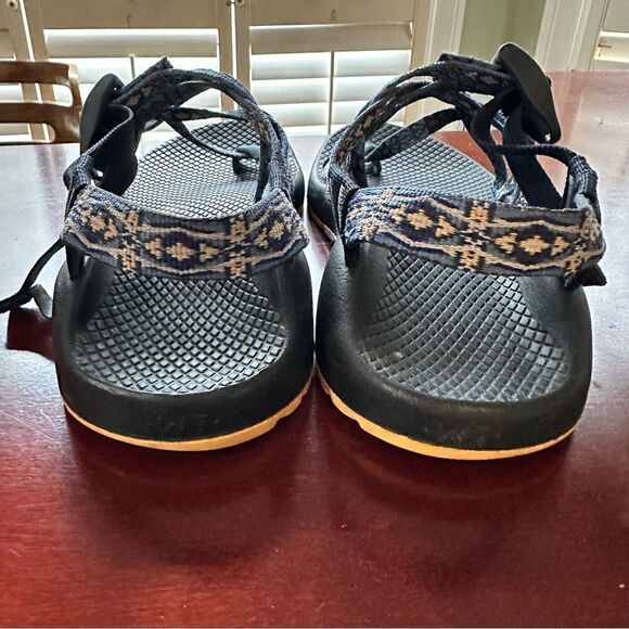 Chaco's Blue Pattern Sandals Size W7 - Picture 6 of 8